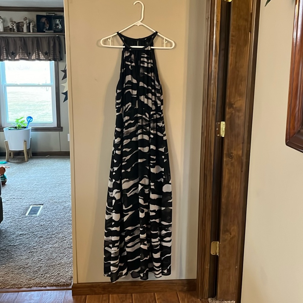 🔥🔥SALE🔥🔥H & M gray and black  sleeveless maxi dress size 8